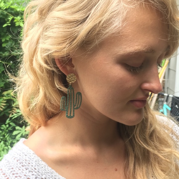 FREE when bundled!🌵Cactus Drop Earrings!🌞 - Picture 3 of 7